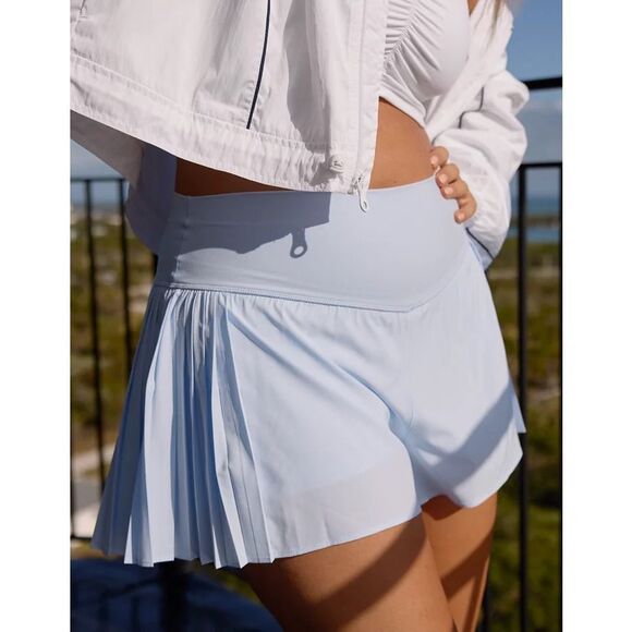 OFFLINE BY AERIE Women’s Eyelet Blue Pleated Real Me Flowy Shorts Size Medium - Picture 5 of 9